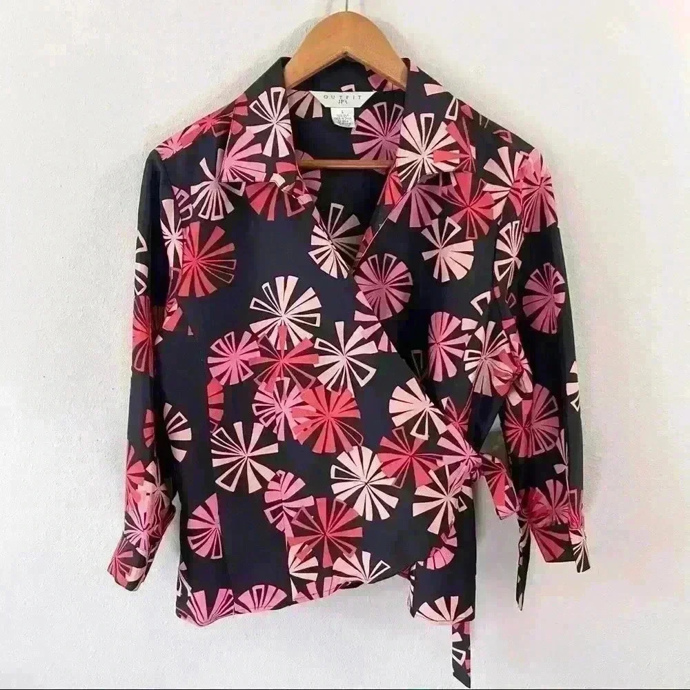 Outfit JPR silk crossover pinwheel top